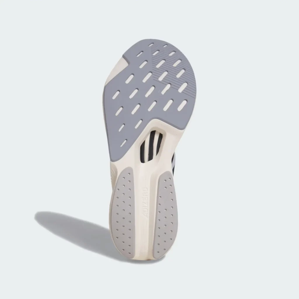 Vista do solado do tênis masculino Adidas Adizero Drive RC M