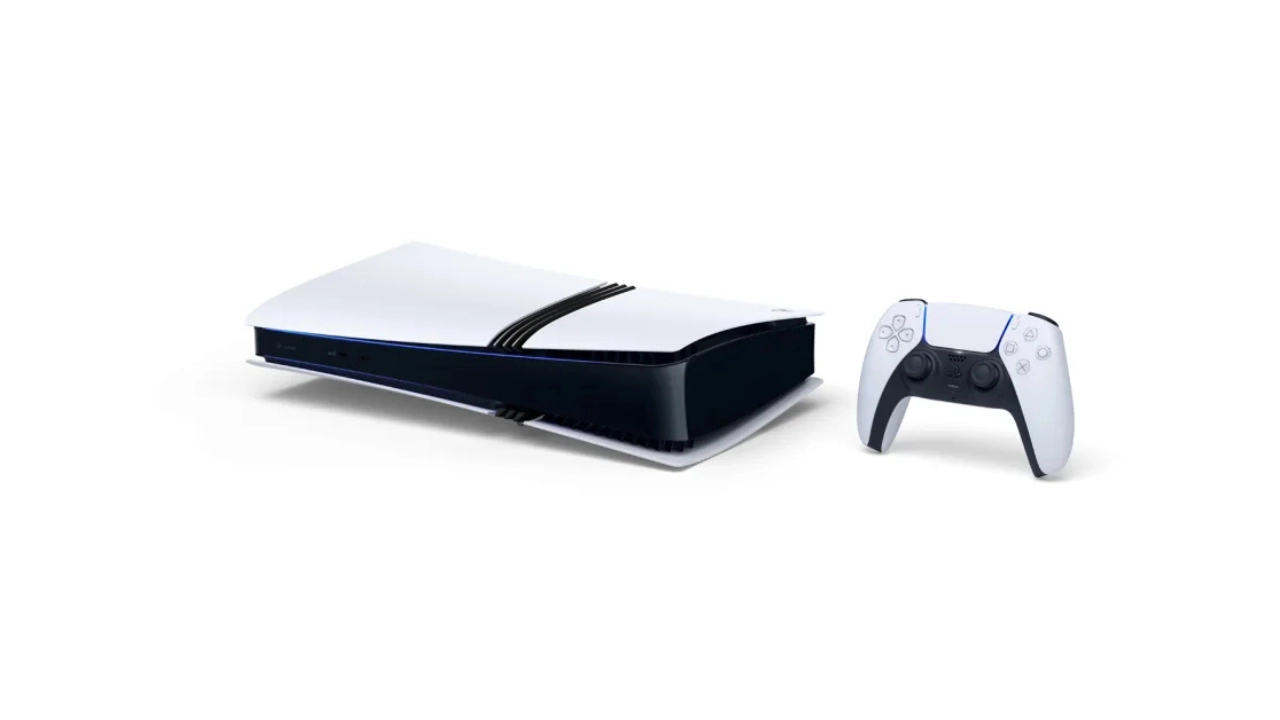 Console PlayStation 5 na cor branca visto de lado em fundo branco, ilustrando a notícia sobre o aumento de preço do PS5 no Brasil.