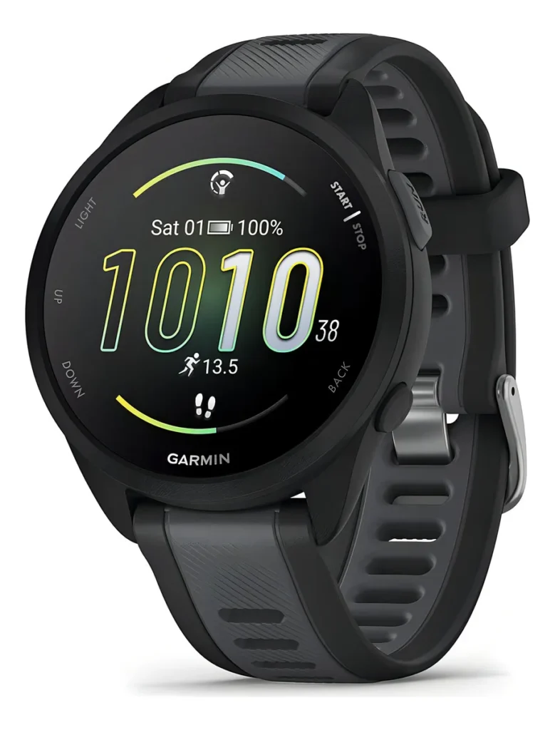 Smartwatch Garmin Forerunner 165 Music na cor preta com pulseira de silicone, exibindo a tela AMOLED colorida com o horário 10:10 em fundo branco.