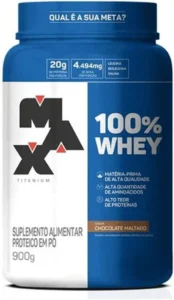 Pote do suplemento Max Titanium 100% Whey sabor chocolate maltado, classificado entre os melhores whey protein em 2026.