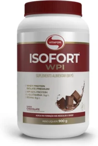 Pote do suplemento Vitafor Isofort WPI sabor chocolate (900g), destaque entre os melhores whey protein em 2026. A embalagem branca com tampa e faixa bordô traz a ilustração de pedaços de chocolate e informa no rótulo: Whey Protein Isolate Premium, 92% de proteína, 5g de L-Glutamina e 6g de BCAAs por porção.